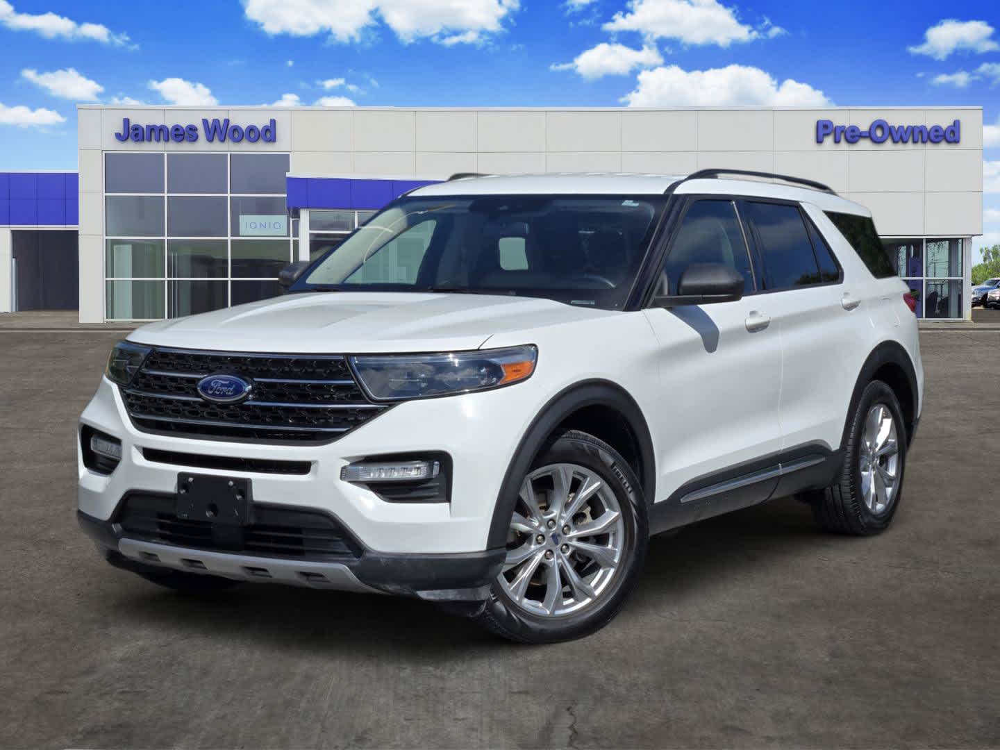 2020 Ford Explorer XLT in White — front three-quarter view